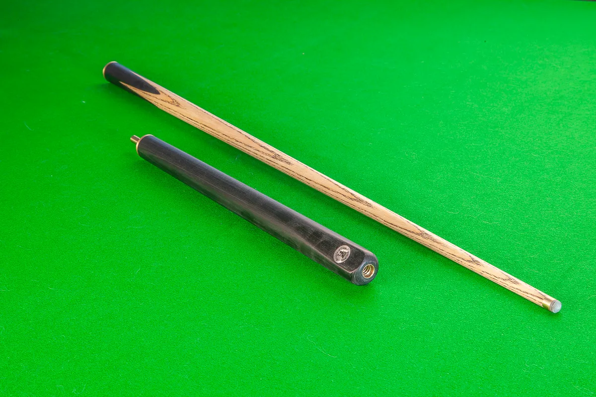 Britannia Junior 113cm snooker cue - correctly sized for younger players